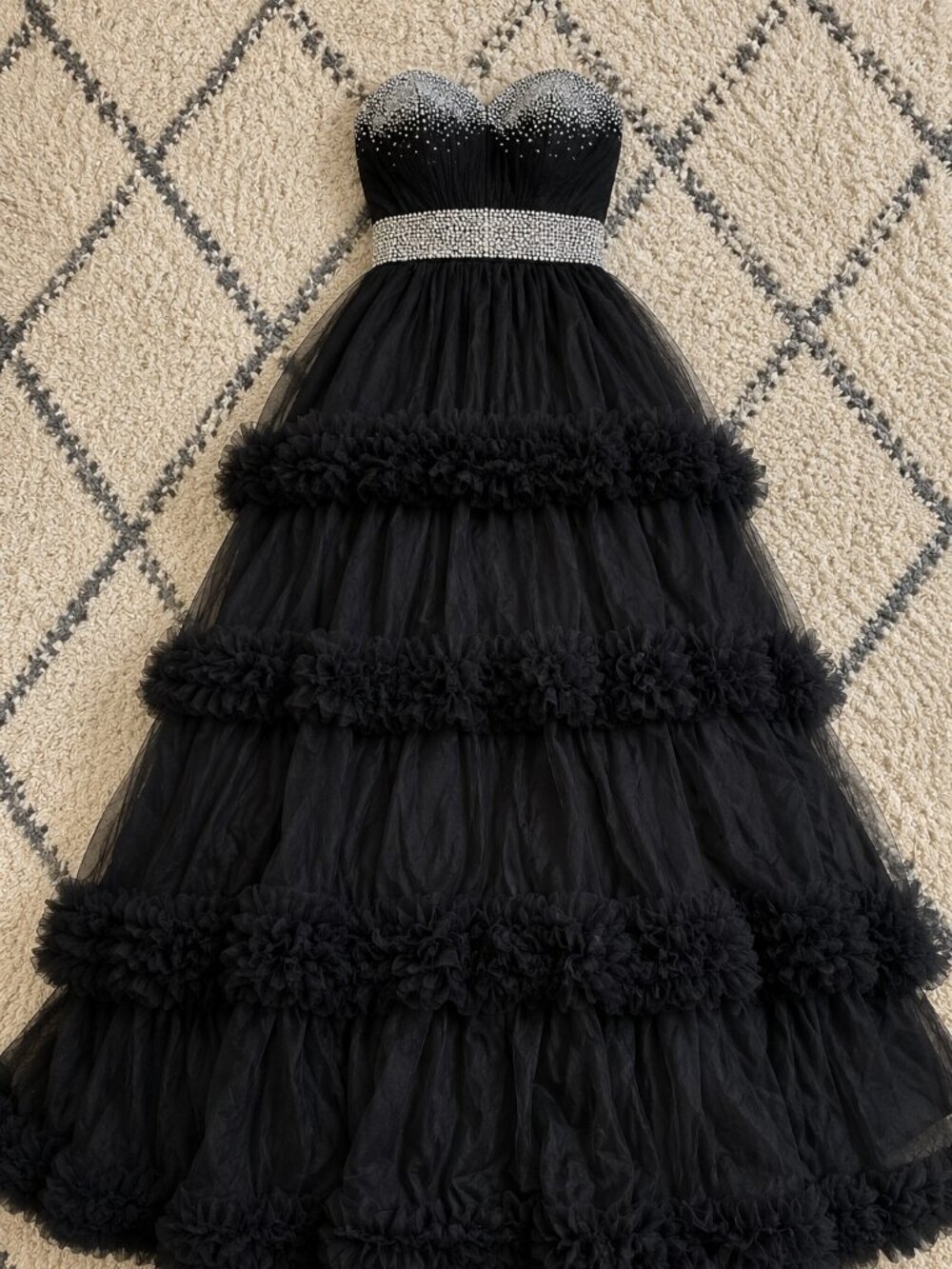 Colors Dress Black Strapless Beaded Princess homecoming Ball Gown Size 4 NWT - Picture 4 of 7